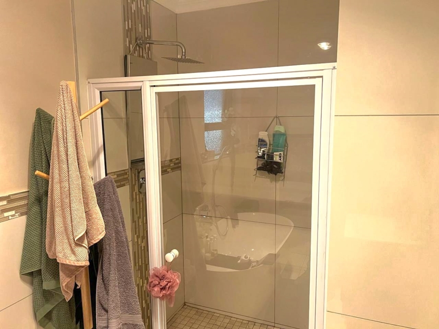 4 Bedroom Property for Sale in Caribbean Beach Club North West